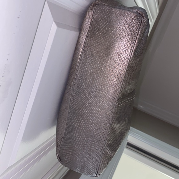 Vintage Vanessa bag made in Korea I added charm. - Picture 7 of 12